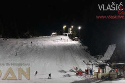 Uživanje na noćnom skijanju