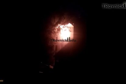 Veliki požar zahvatio je hotel Pahuljica na Vlašiću