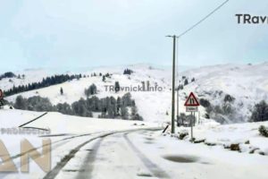 Zimska oprema? Vozače jutros na Galici dočekalo 5 cm snijega
