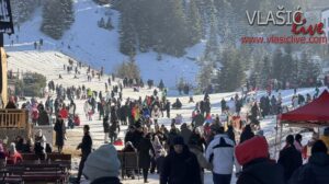 Vlašić večeras u znaku Nove godine: Hiljade gostiju spremne za spektakularan doček na snijegu